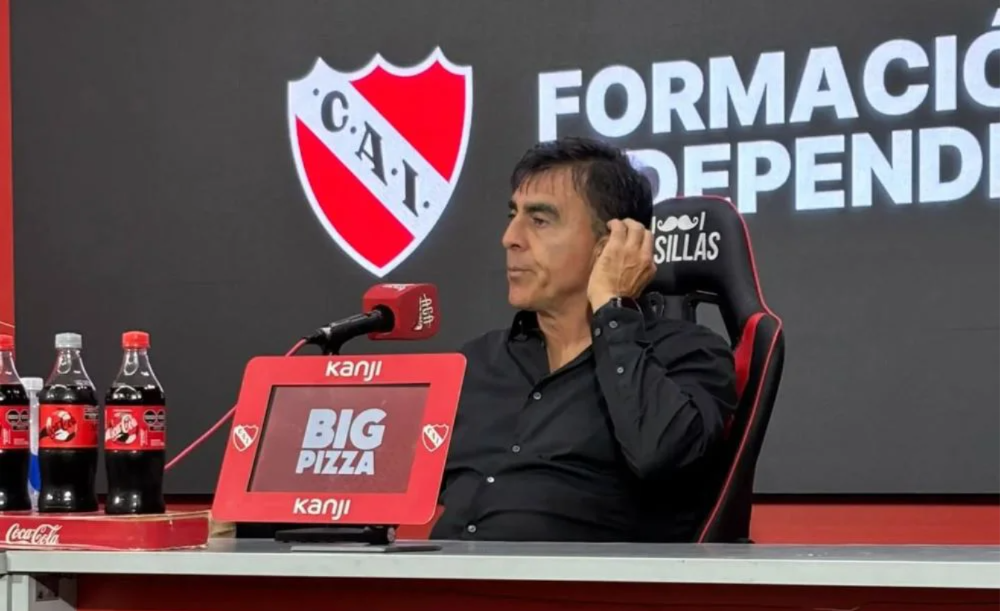 El técnico de Independiente dejó frases fuertes después de la derrota con Talleres.