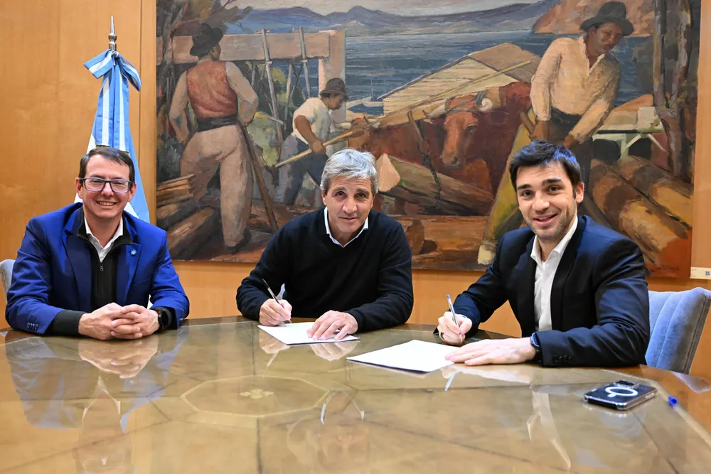 Runión entre el minsitro Luis Caputo y el gobernador Ignacio Torres