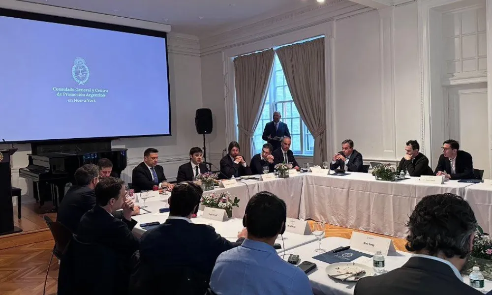 Torres en reunión en Nueva York Torres en reunión en Nueva York