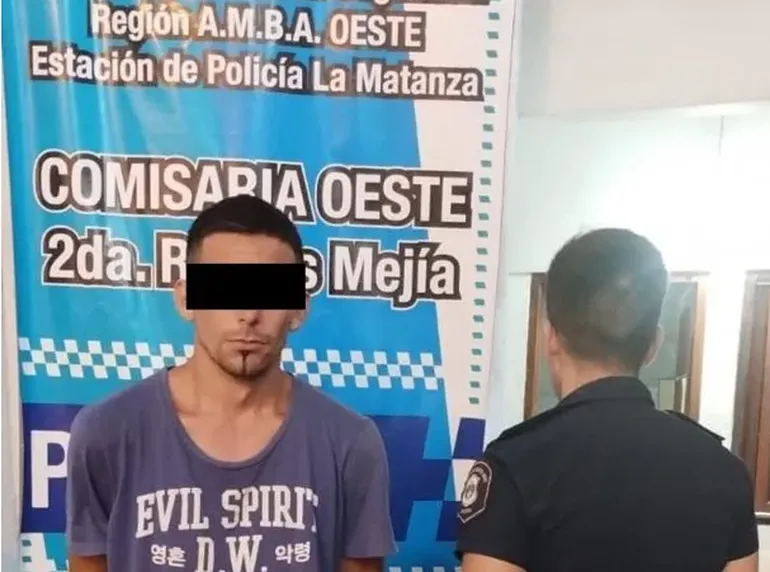 El agresor fue detenido por la policía