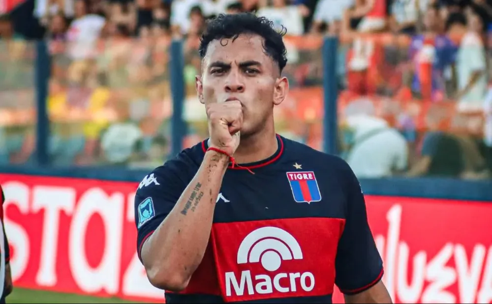 El delantero volvió a marcar y definió un partido intenso ante Aldosivi