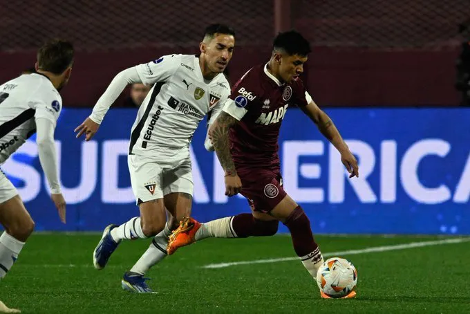 Gano Lanus y sigue en la copa
