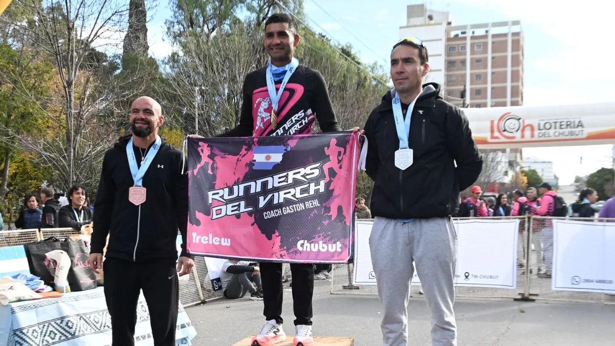 León y Herrera ganaron la Media Maratón Día de la Patria-2
