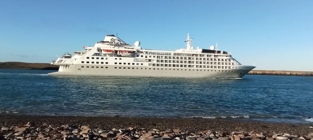 Cruceros llegan a Camarones