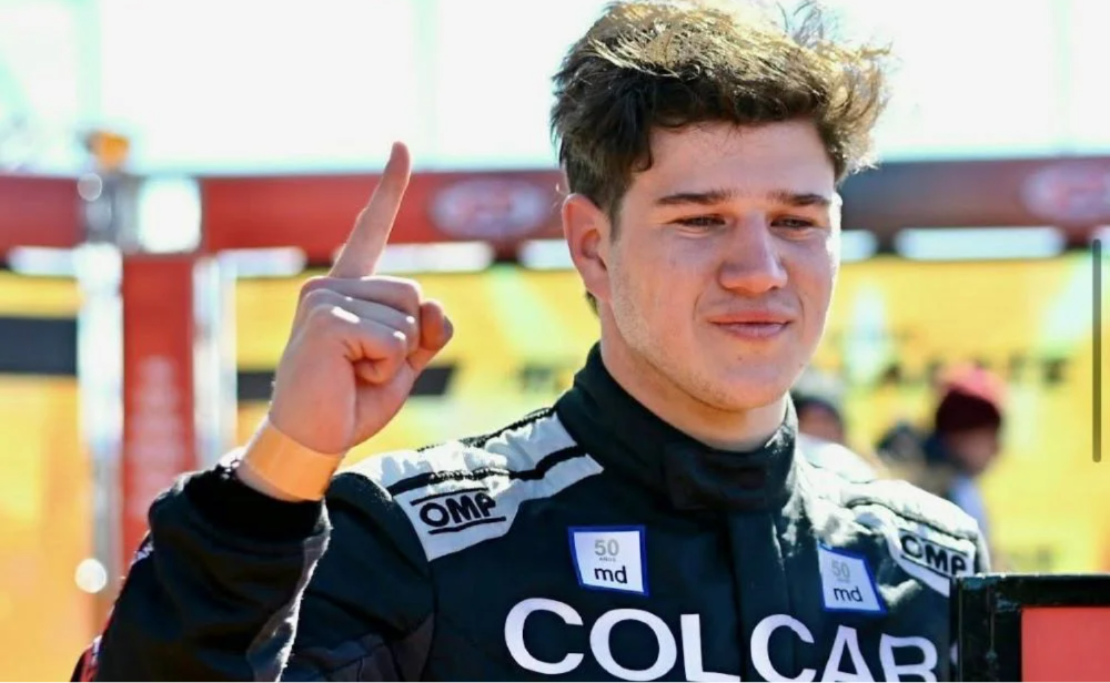 Nicolás Moscardini voló con el Mustang en una clasificación caótica del Turismo Carretera.