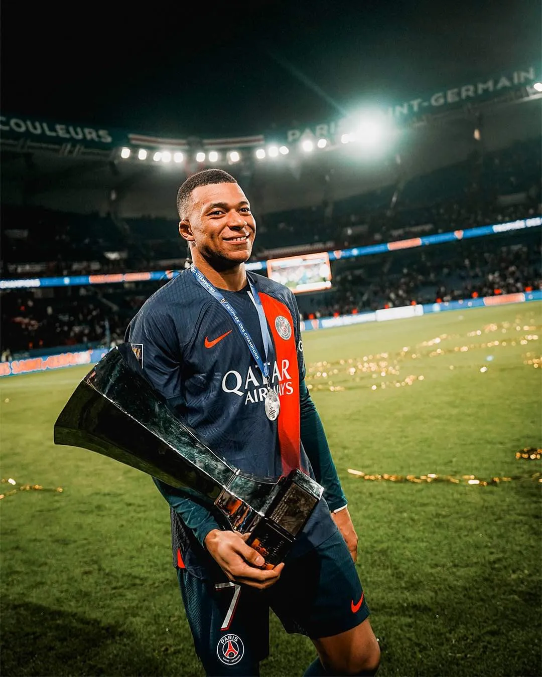 MBAPPÉ DEJÓ EL PSG Y SE ACERCA AL REAL MADRID 
