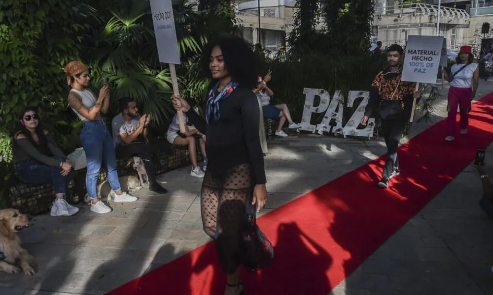 Moda por la paz en Colombia (Foto: AFP - JOAQUIN SARMIENTO / RFI)