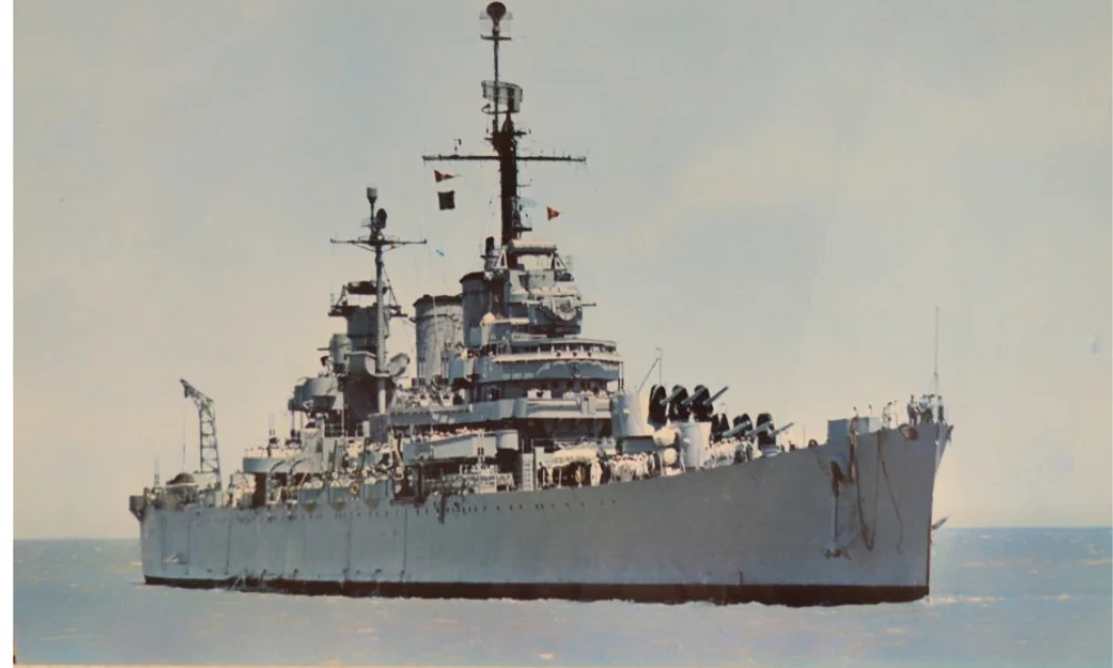 El crucero fue alcanzado por torpedos disparados desde el submarino nuclear británico HMS Conqueror.