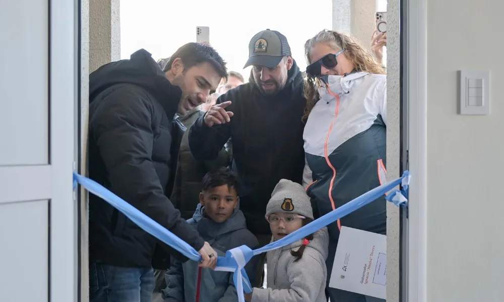 Entrega de viviendas en Trelew