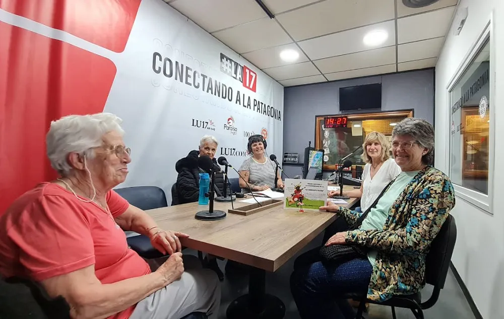 abulas lee cuentos