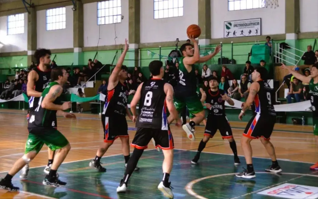 Huracán derrotó a Náutico por 68 a 64