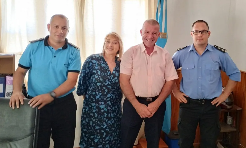 El intendente de Gaiman visitó la Comisaría