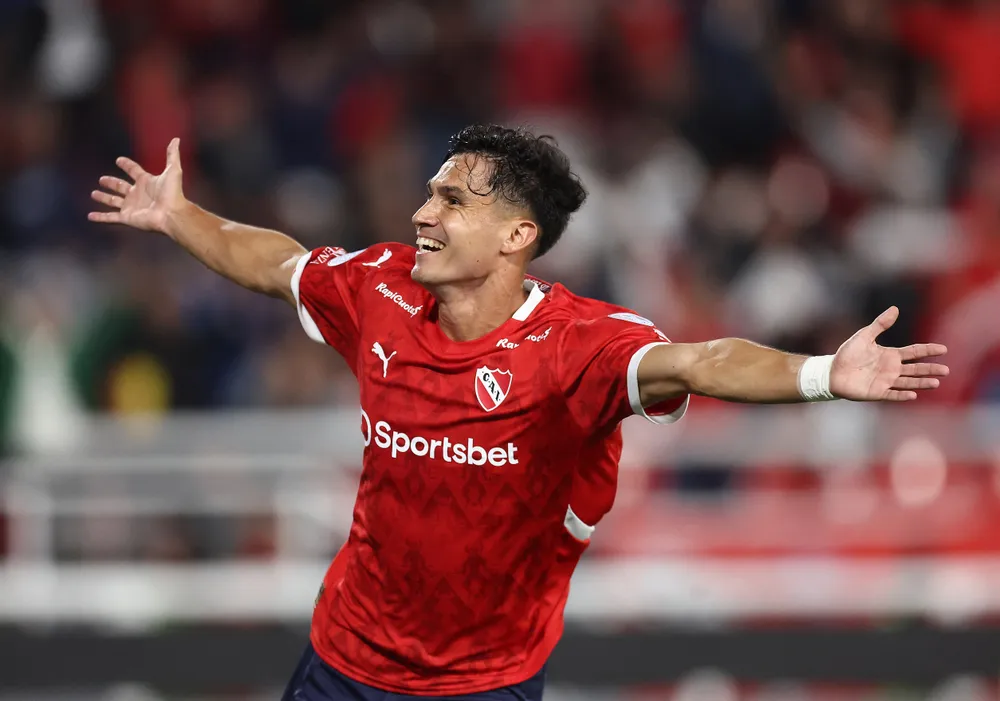 Independiente 2-1 Boston River, no le alcanzó al sastre y ganaron los rojos de Avellaneda.