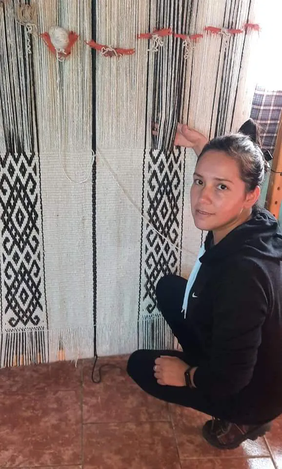 Artesana de Trevelin se destaca en la colección textil ‘Territorio Creativo 2025’ 1