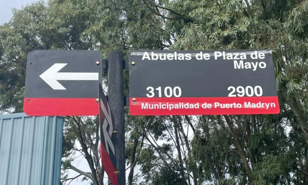 Calle Abuelas de Plaza de Mayo en Madryn
