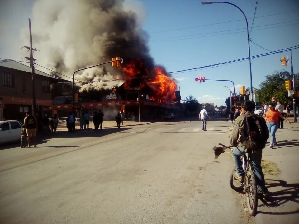 incendio comercio céntrico, El bolsón