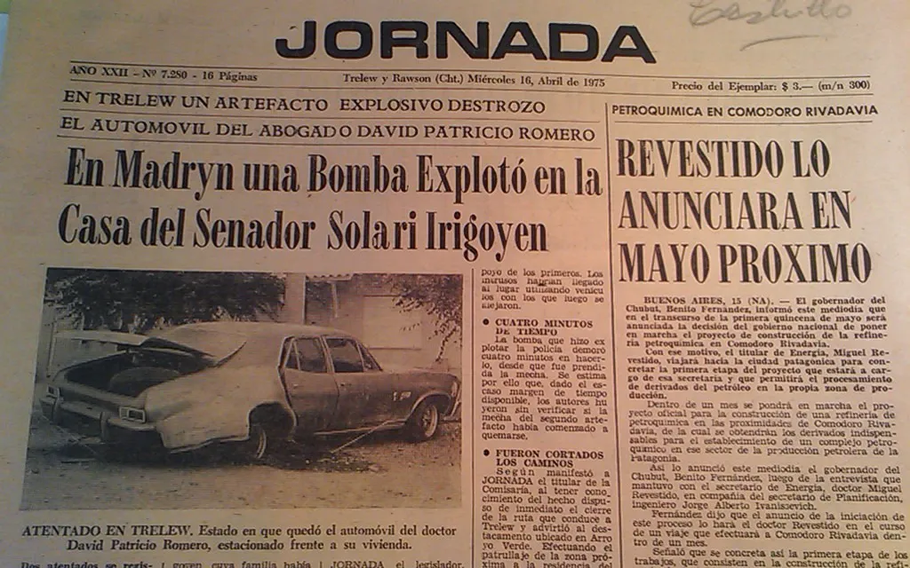 Portada del Diario Jornada con el Chevrolet de Solari Yrigoyen destruido por una bomba