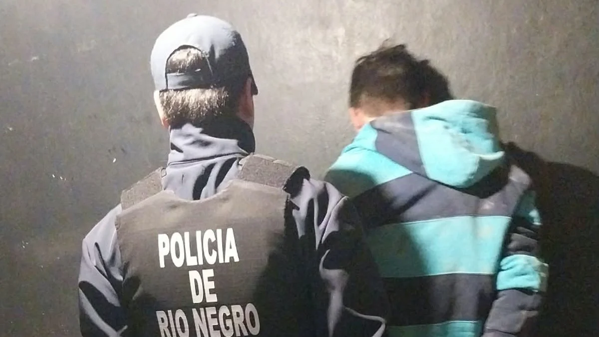 Hombre de 26 años con pedido de captura en Las Grutas