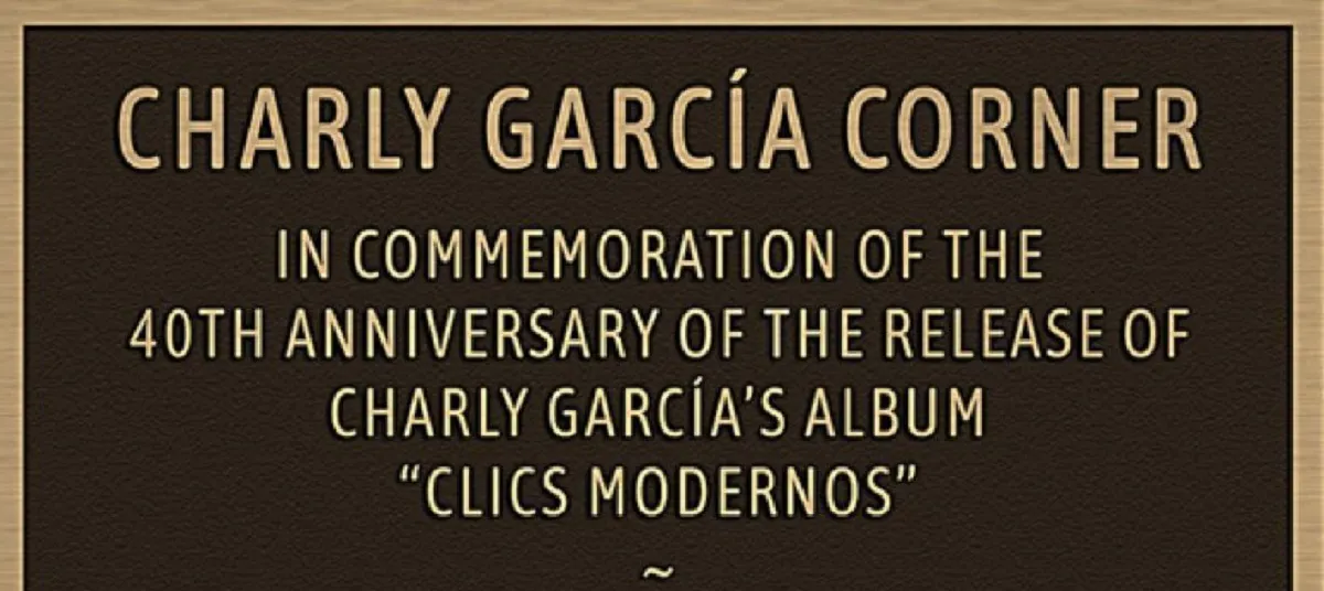 Placa "esquina" Charly Garcia en Nueva York-1