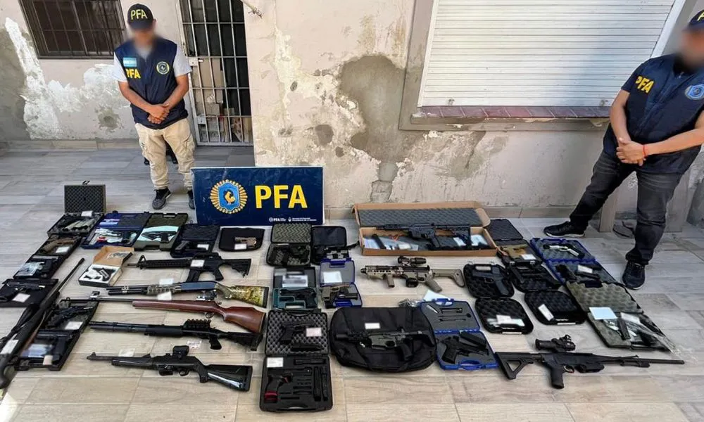 Desbarataron una red que abastecía armas y municiones a bandas criminales en el conurbano