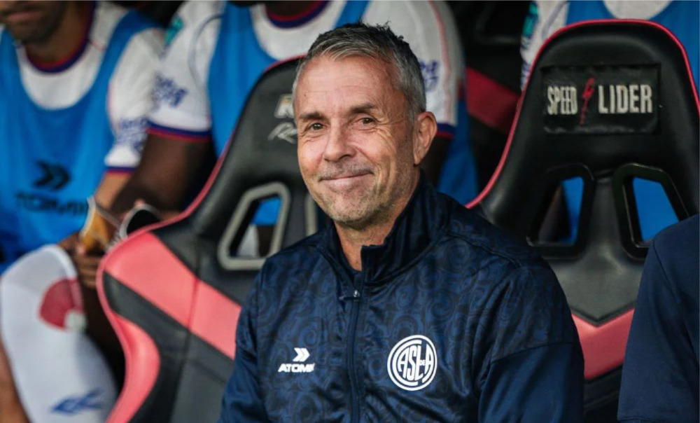 El Ciclón necesita ganar para meterse en zona de playoffs en el estreno de su DT.