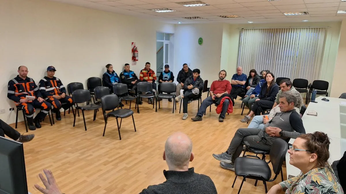 Trevelin realiza reuniones vecinales para la prevención de incendios en los callejones