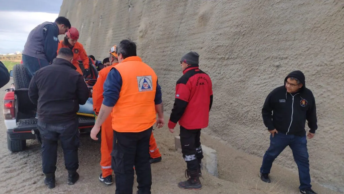 Un joven cayó 7 metros por la ladera del Chenque