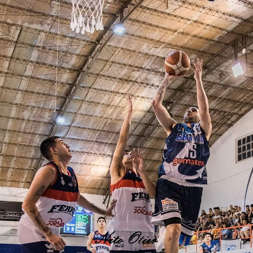 FERRO ARRANCÓ MEJOR LAS SEMIFINALES