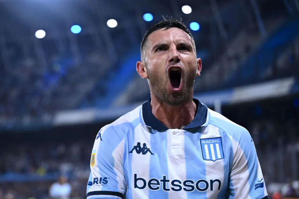 La Academia recibe a Fortaleza con un objetivo claro ganar y terminar como primero en su grupo.