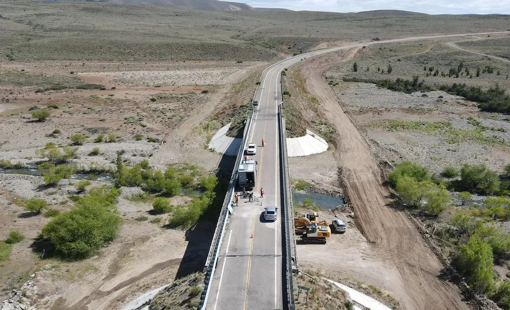 Vialidad trabaja sobre arroyo Montoso