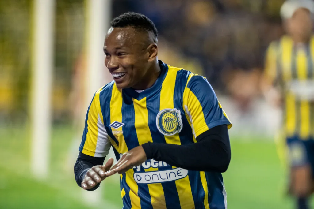 Jaminton Campaz selló el 2-0 en tiempo de descuento.