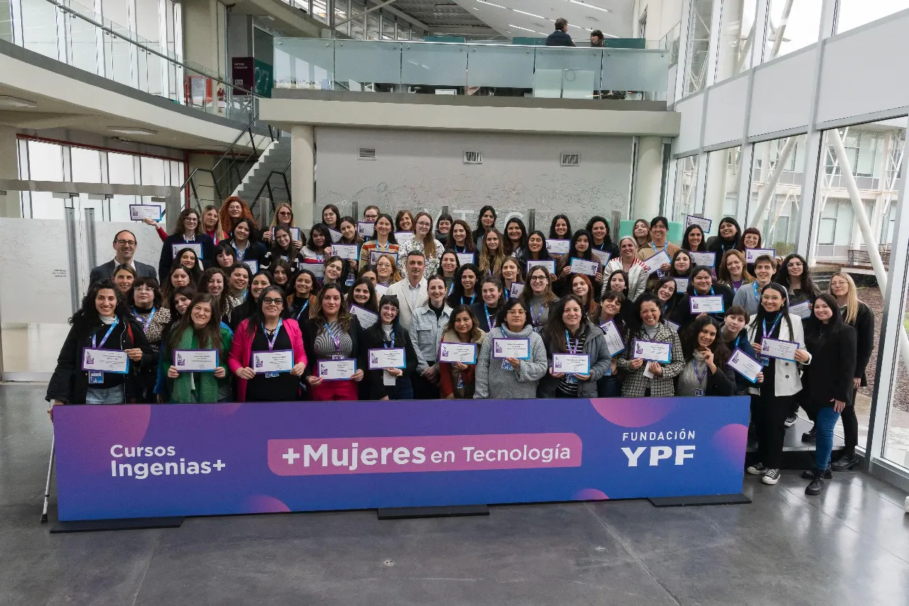 Fundación YPF capacitó a mujeres en Tecnología