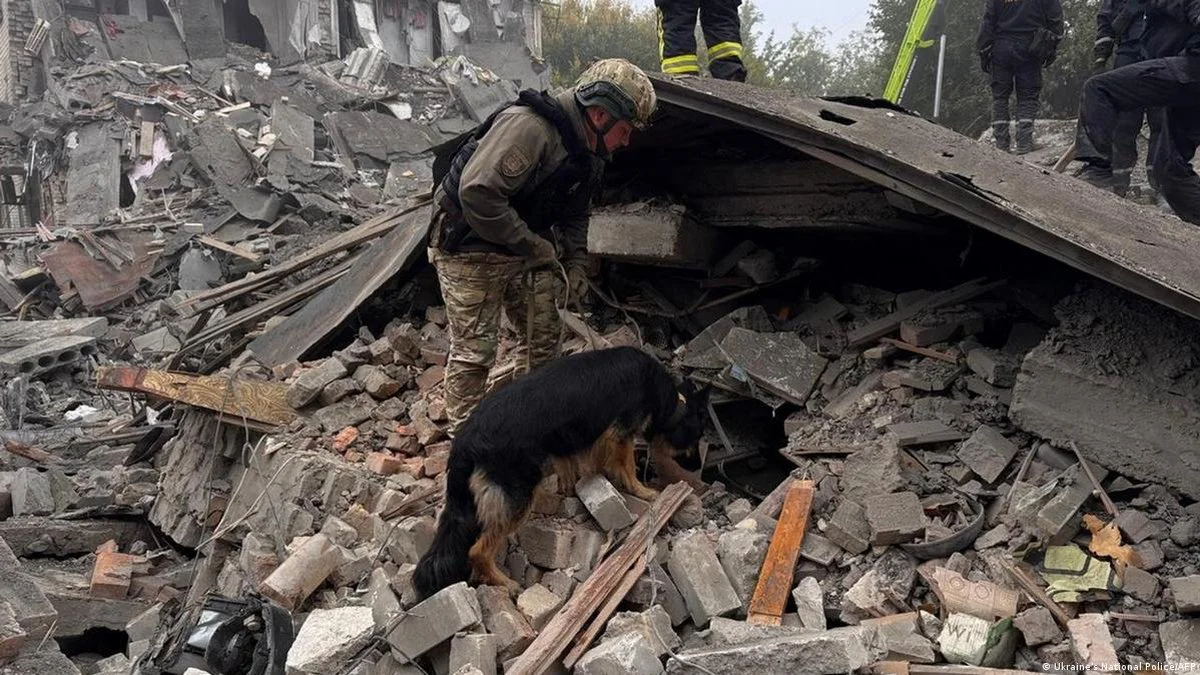 Un ataque ruso en Zaporiyia dejó ocho muertos.
