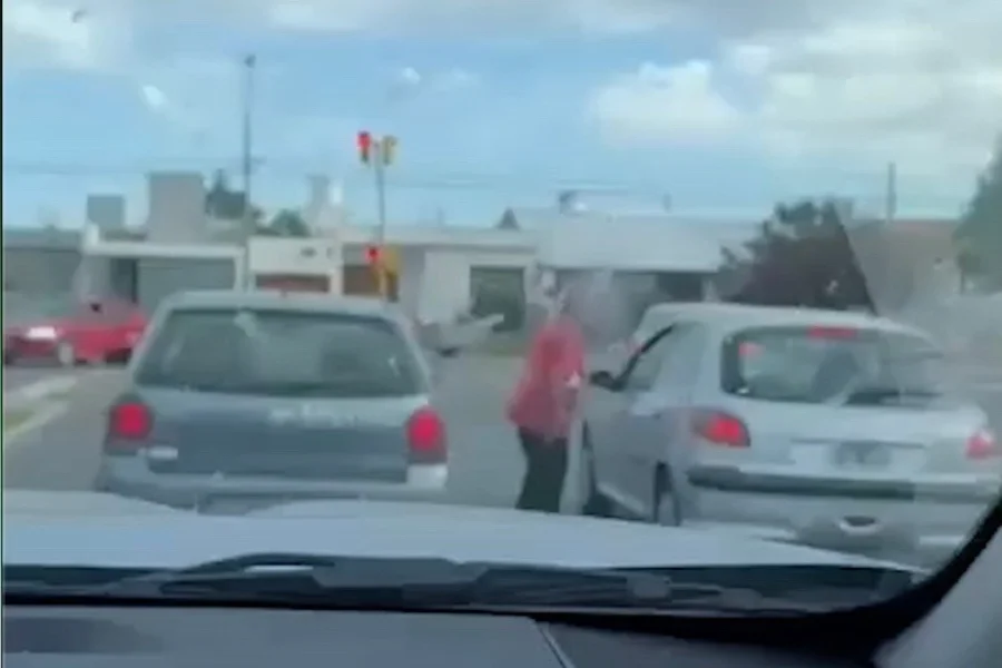 AMENAZÓ A OTRO CONDUCTOR CON UNA CUCHILLA