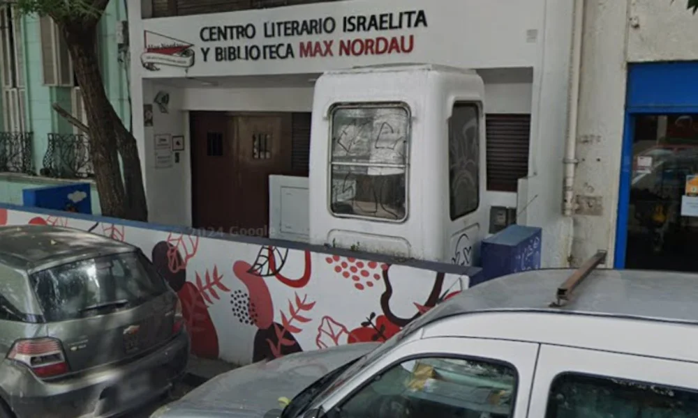 El episodio tuvo como blanco la sede del Centro Literario Israelita y Biblioteca Max Nordau.