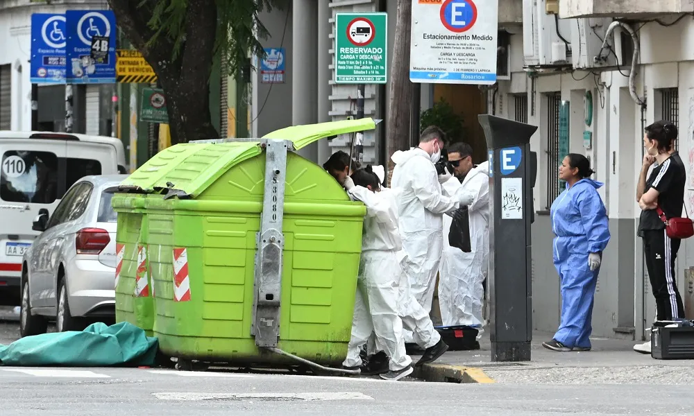 Encuentran restos humanos en contenedores de Rosario (Foto: Sebastián Granata)