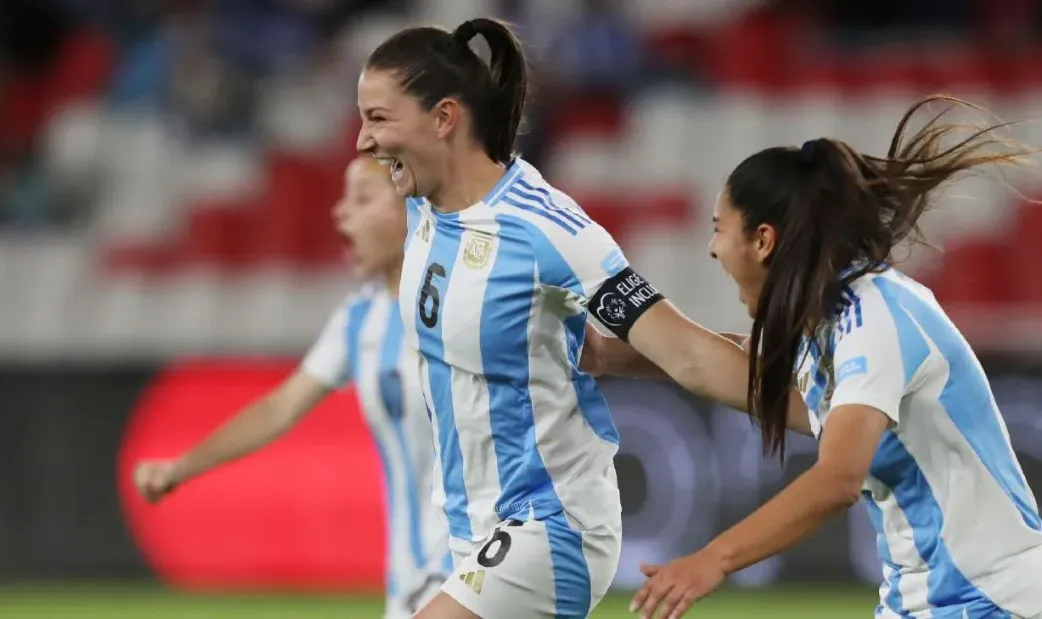 La Selección femenina venció a Uruguay por penales