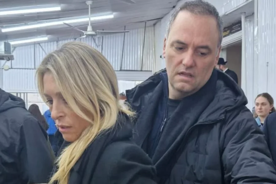  Archivaron la causa del viaje de la esposa de Adorni 