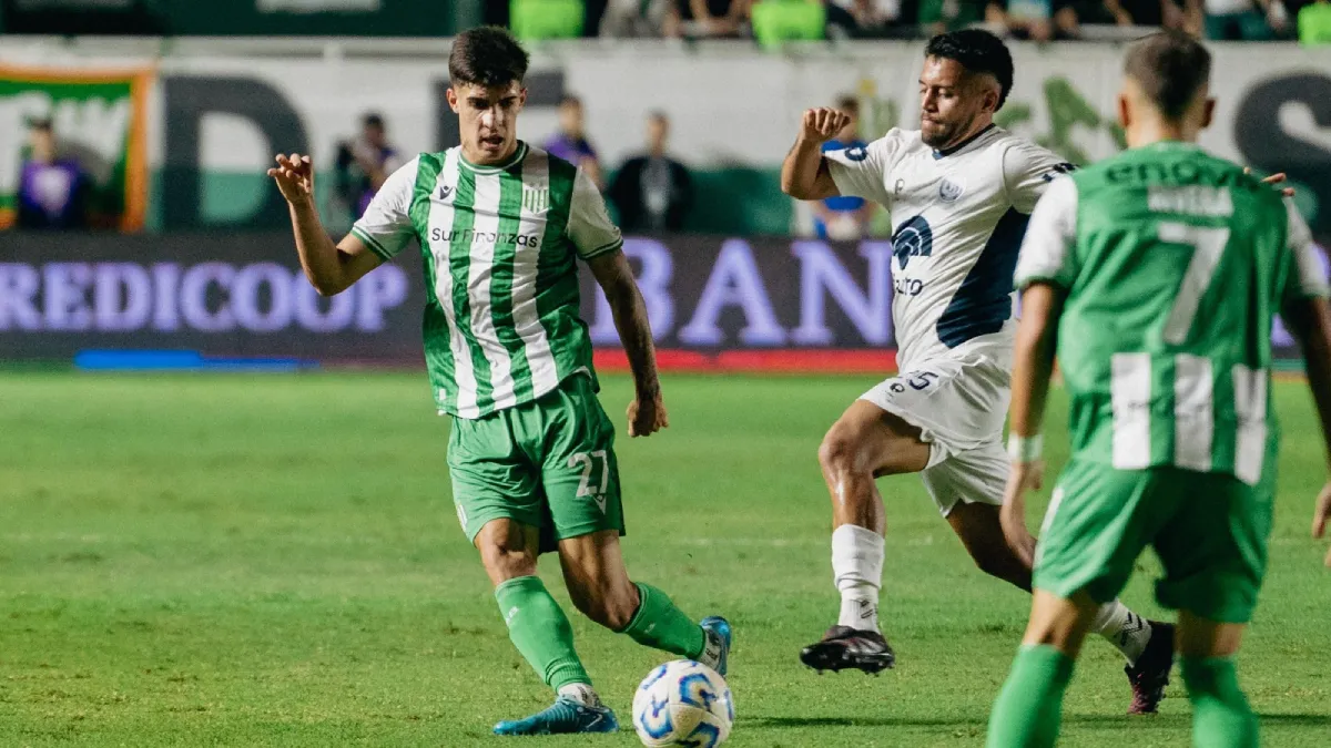 Independiente Rivadavia logró un importante empate en su visita a Banfield.
