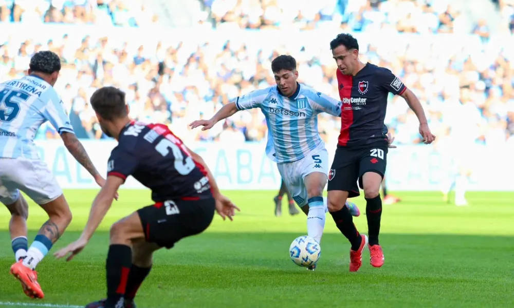Racing ganó