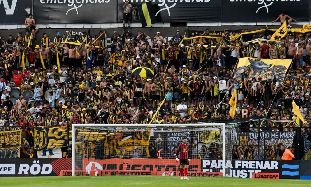 Estudiantes de Río Cuarto y Deportivo Madryn se enfrentan por el último boleto a la Liga Profesional