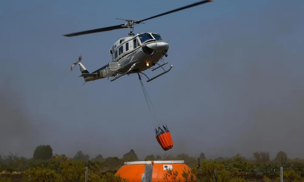 Helicóptero con helibalde Helicóptero con helibalde
