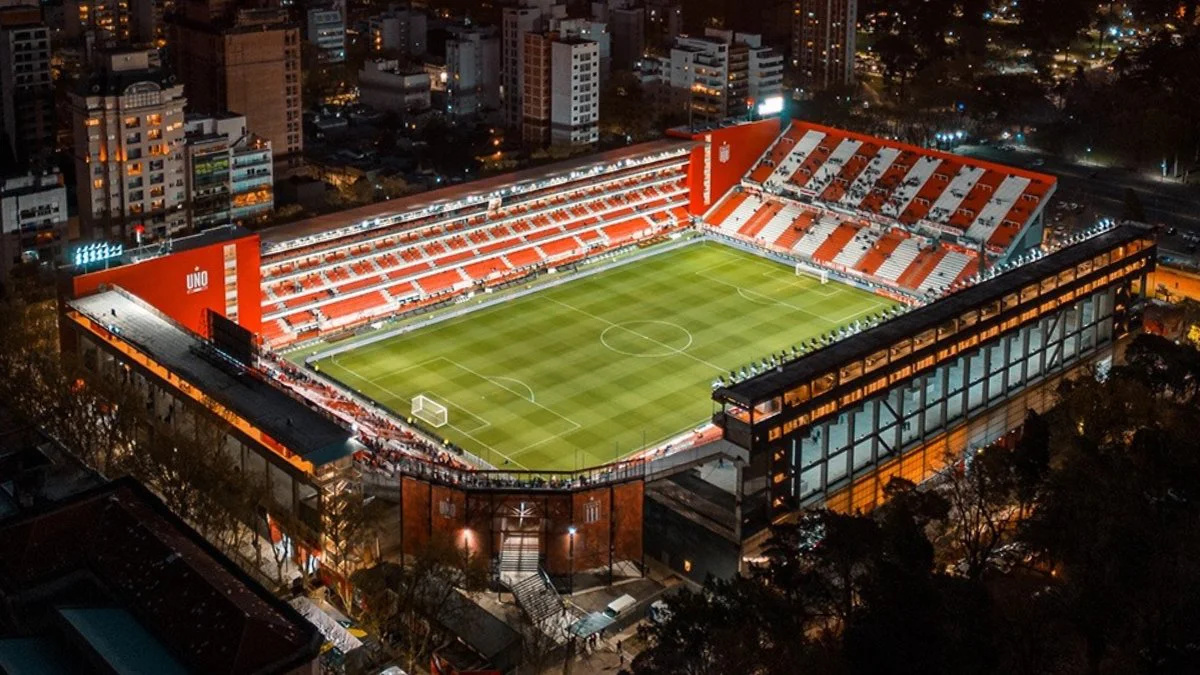 Estadio Jorge Luis Hirschi. Foto X @EdelpOficial