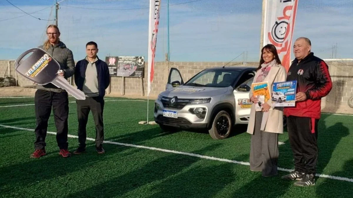 Entrega de un auto del Telebingo Chubutense. Foto Prensa Gobierno del Chubut