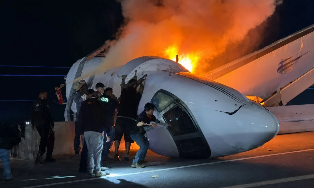Un jet privado cayó en Texas. Foto La Razón de México. Mejorada con IA