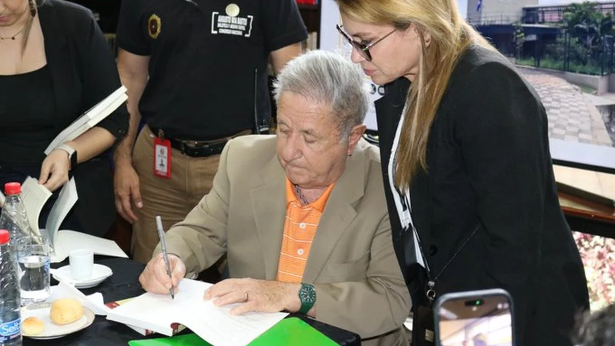 Eduardo Duhalde en Paragua foto X Oficial Eduardo Duhalde