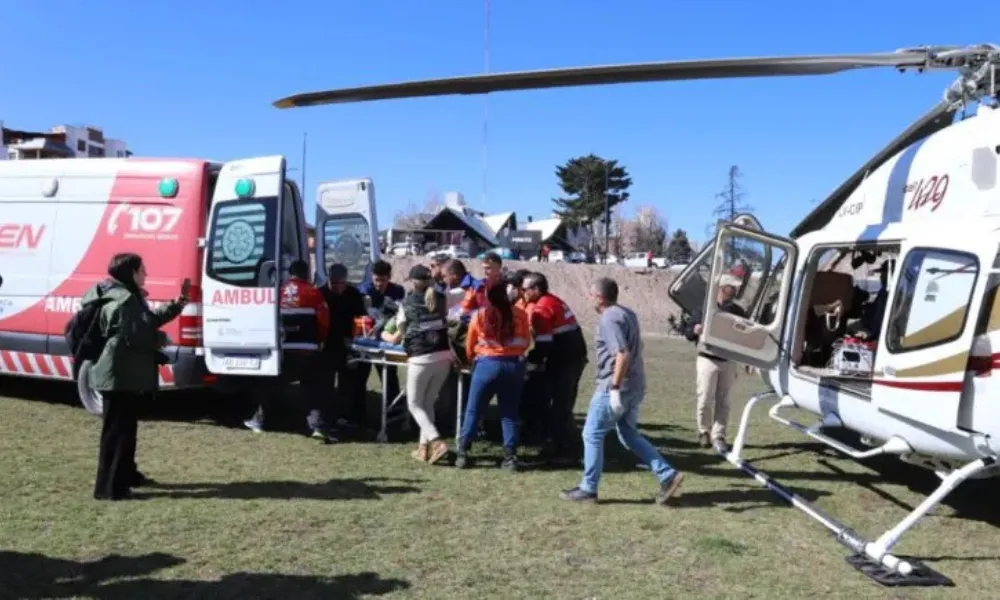 Traslado de uno de los heridos en ruta 39