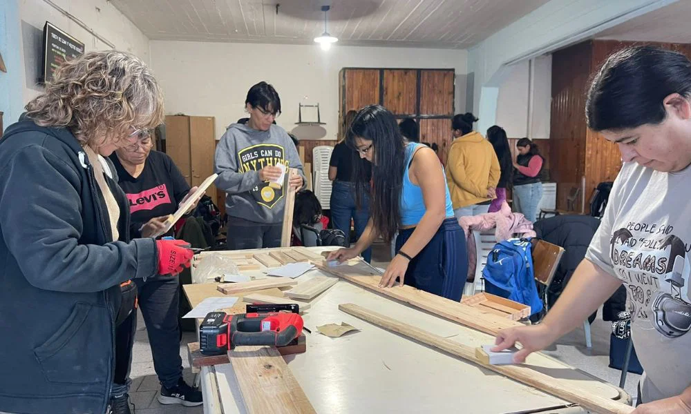 Mujeres de Rawson se capacitan en oficios