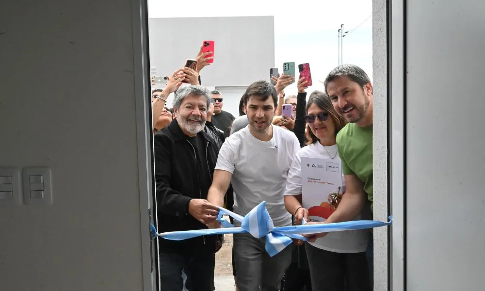 Entrega de viviendas en Trelew