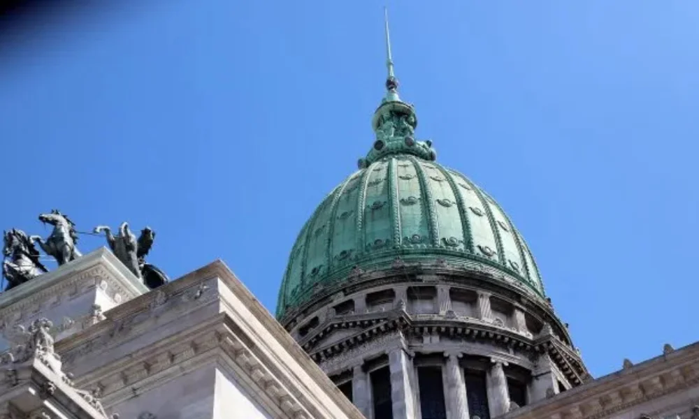 Ambas propuestas ya ingresaron formalmente por la Cámara alta.